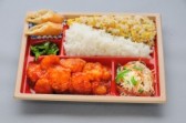 桜1　エビチリ弁当