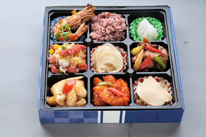  贅沢9彩C弁当